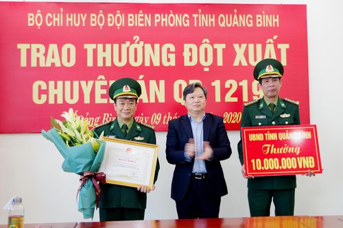 Quảng Bình: Khen thưởng Ban chuyên án triệt phá vụ vận chuyển 6 vạn viên ma túy qua biên giới