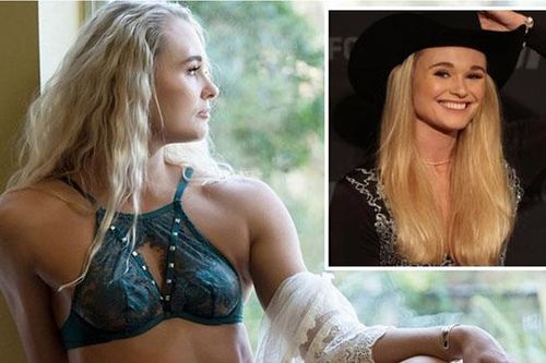 Andrea Lee: Đả nữ, biểu tượng mới của UFC tung bộ ảnh lịch đốt mắt khán giả