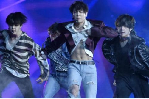 BTS: 5 động tác vũ đạo biểu tượng khiến fan 'ngã gục'