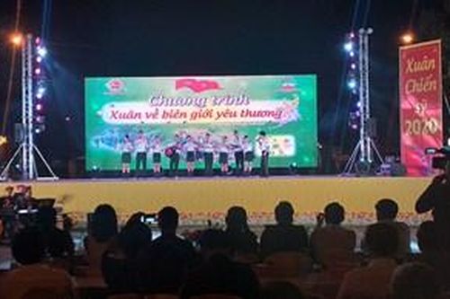 Xuân về biên giới yêu thương