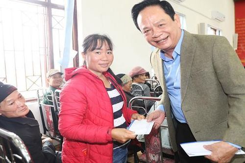 Chủ tịch Tập đoàn Tuần Châu ủng hộ người nghèo hàng tỷ đồng