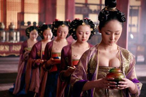 Chúa nào lấy mạng mỹ nữ sau khi đọc chuyện về Tây Thi?