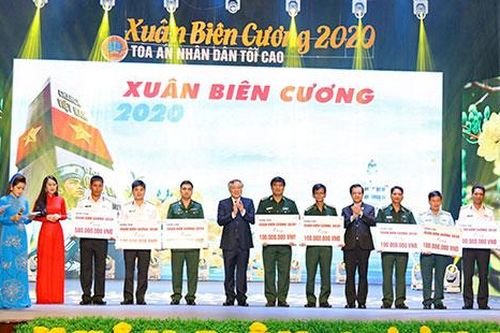 Chương trình giao lưu nghệ thuật 'Xuân Biên cương': Thắm thiết nghĩa tình quân dân