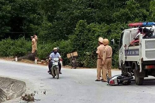 Không chấp hành hiệu lệnh, thanh niên tông thẳng vào Đại úy CSGT