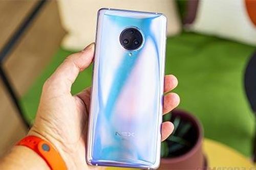 Vivo iQOO 3 5G rò rỉ cấu hình với Snapdragon 865, pin 4250mAh
