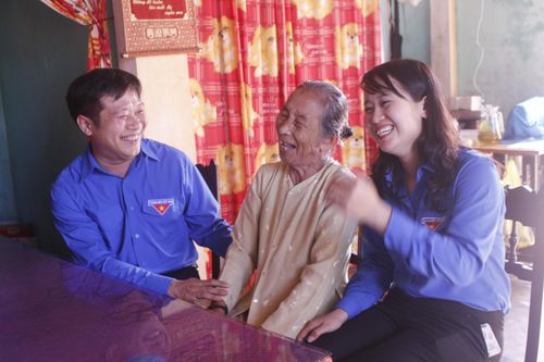 Tỉnh đoàn Quảng Trị tổ chức Chương trình 'Bữa cơm tất niên - Ấm tình lòng Mẹ'