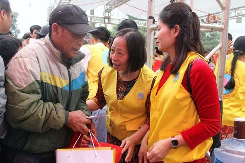 Lan tỏa tình người
