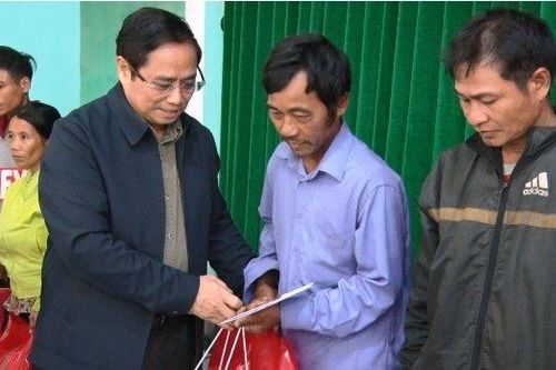 Lãnh đạo Đảng, Nhà nước thăm, tặng quà Tết tại các địa phương