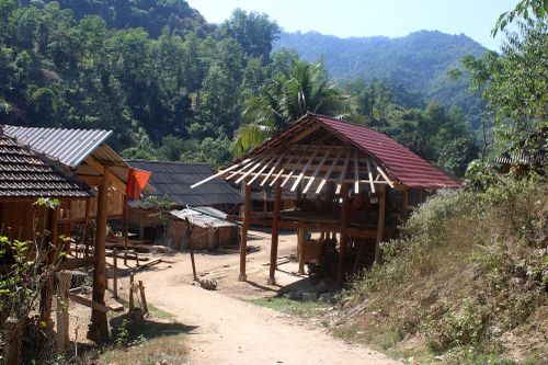 Buôn bán bào thai miền biên viễn: Tiềm ẩn nguy cơ