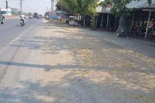 Trung tá Công an thị trấn bị khai trừ Đảng vì chặn dân đòi tiền 'cò' đất