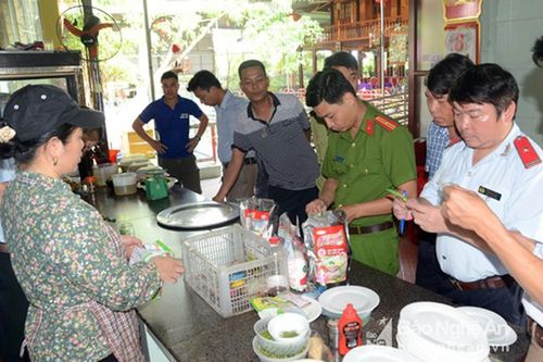 'Cần lên án, xử lý nghiêm những cơ sở sản xuất thực phẩm không đảm bảo vệ sinh'
