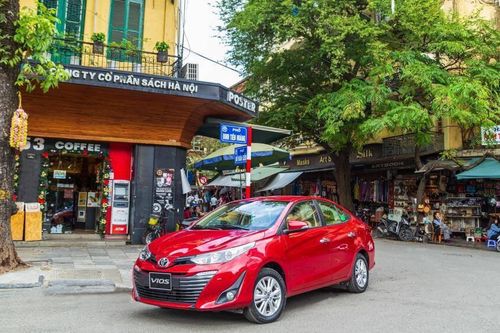 Toyota Vios lấy lại ngôi vương từ Mitsubishi Xpander