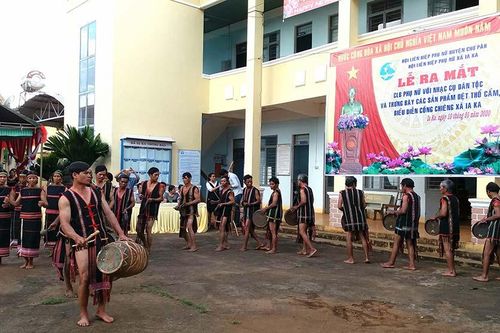 Ra mắt Câu lạc bộ 'Phụ nữ với nhạc cụ dân tộc'