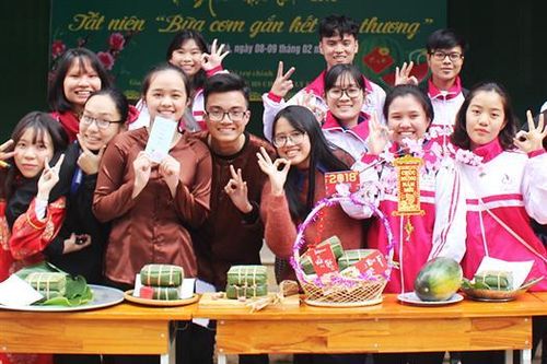 Tết xa, tết gần