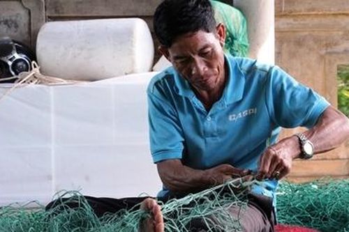 Gặp 'hiệp sĩ' cứu người giữa biển khơi