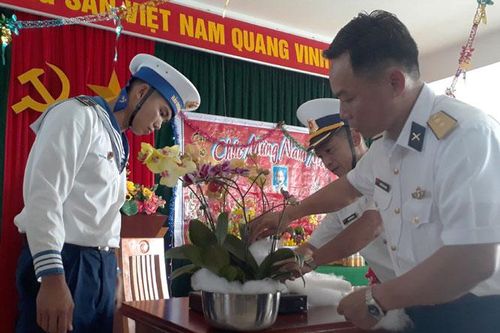 Đá Lát - điểm tựa vững chắc giữa trùng khơi