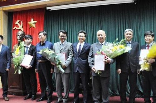 Bộ Y tế công bố quyết định điều động, bổ nhiệm, bổ nhiệm lại nhiều lãnh đạo đơn vị thuộc Bộ