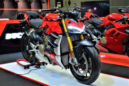 Quái vật Ducati Streetfighter V4 tại Đông Nam Á