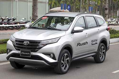 Toyota Rush hết thời bán chênh giá ở Việt Nam