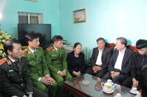 Truy tặng Huân chương cho ba chiến sĩ hy sinh tại Đồng Tâm