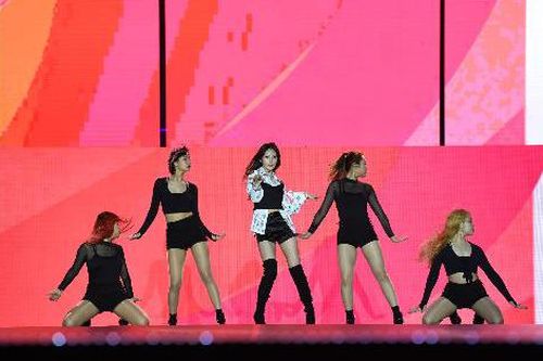 Mãn nhãn với 'Đại Nhạc hội 2020 K-Pop Super Concert'