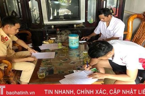 CSGT ở Hà Tĩnh tới tận nhà vận động tài xế nói không với bia rượu khi lái xe