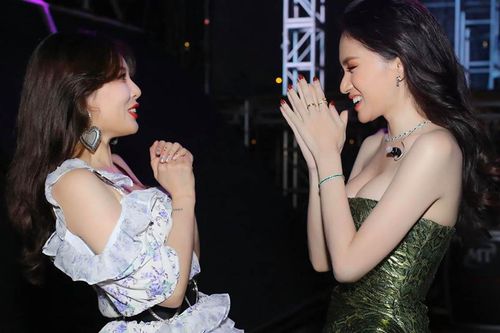 Fan share 'rần rần' khoảnh khắc 'chị chị em em' của Hương Giang và HyunA tại hậu trường sự kiện