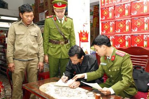 Kiên quyết đấu tranh, xử lý các hành vi vi phạm về pháo