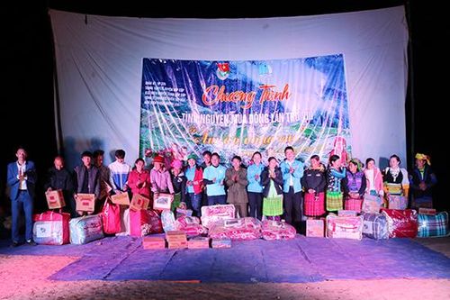 Sốp Cộp: Chương trình tình nguyện mùa đông 'Ấm áp vùng cao' lần thứ VIII