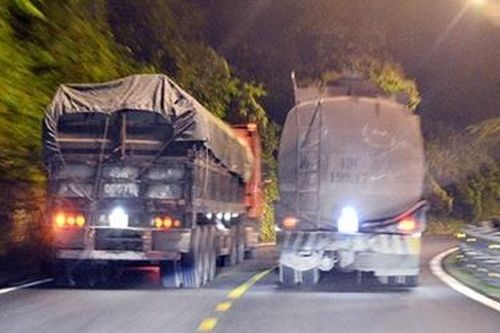 Tái diễn tình trạng phóng nhanh, vượt ẩu, gây mất ATGT trên QL20