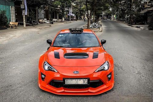 Dân chơi chi vài trăm triệu biến chiếc Subaru BR thành hàng độc