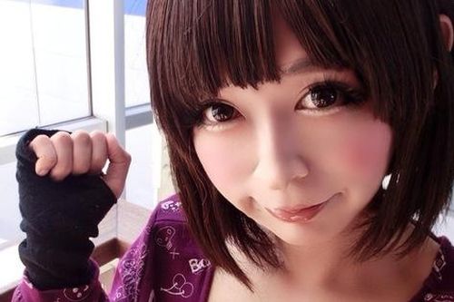 Ca sĩ 50 tuổi 'ngọt ngào' như nữ sinh trung học khiến cộng đồng mạng vỡ mộng khi thông báo kết hôn và đã làm cha