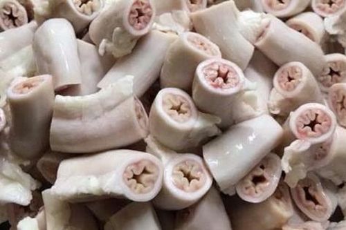 Tuyệt chiêu luộc lòng heo trắng giòn sần sật, hết sạch mùi hôi