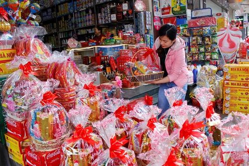 Bánh, kẹo Tết- hàng Việt chiếm ưu thế
