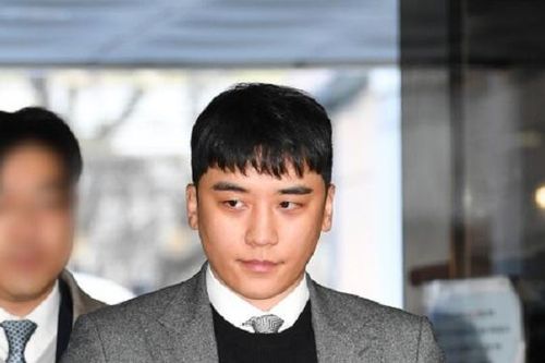 Sau 8 tháng im ắng, Seungri có mặt tại phiên điều trần xem xét lệnh tạm giam