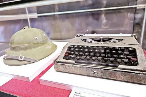 'Thắp lửa niềm tin' cho thế hệ hôm nay