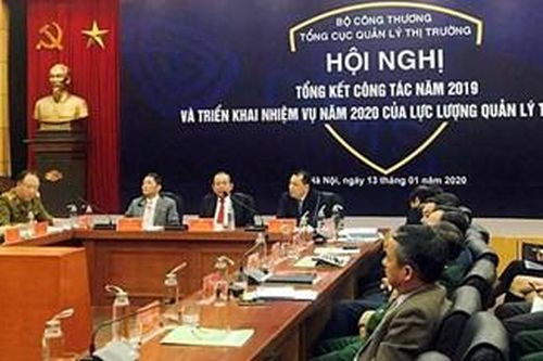 Đẩy mạnh công tác chống buôn lậu, gian lận thương mại và hàng giả