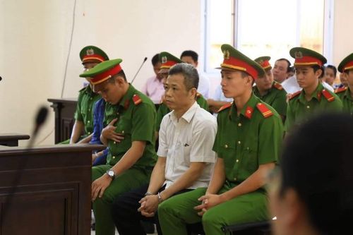 Diễn biến vụ từ chối cho cựu Bí thư Bến Cát tại ngoại: Dấu hiệu Công an và VKS Bình Dương đùn đẩy trách nhiệm