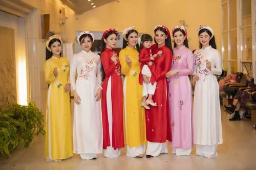 'Tiểu tam' Lương Thanh dịu dàng khi diễn áo dài cho Ngọc Hân