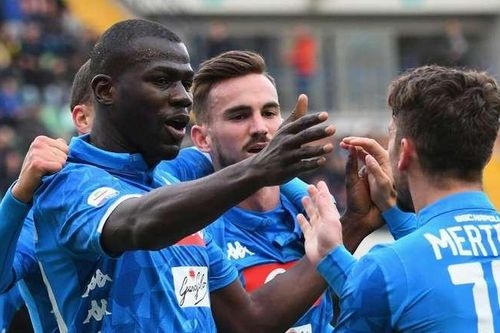 MU đột kích bộ ba Napoli, Giroud cập bến Inter Milan