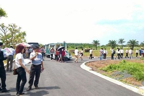 'Dẹp loạn' thổi giá chênh cò đất chia nhau đút túi tiền tỷ