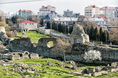 Lạc vào thành phố cổ đại 2.500 tuổi ở Crimea