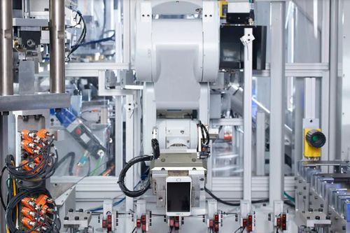 Nhiều người hoài nghi kế hoạch tái chế iPhone bằng robot Daisy của Apple