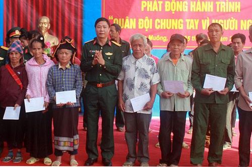 Tết đủ đầy, ấm tình quân dân