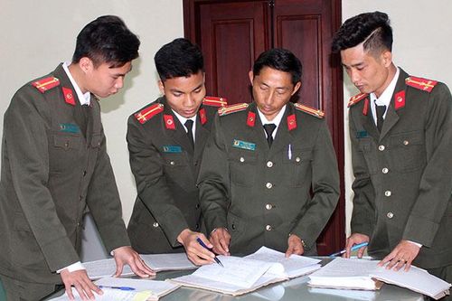 Người trinh sát với bước chân không mỏi