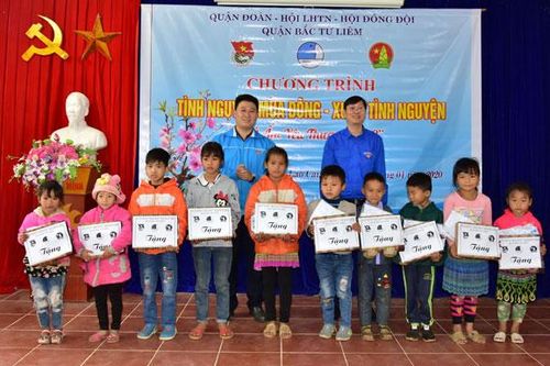 'Tết ấm yêu thương' đến với nhân dân xã Cốc Mỳ (Bát Xát)