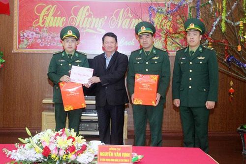 Bí thư Tỉnh ủy Nguyễn Văn Vịnh chúc tết Đồn Biên phòng Bát Xát và Đồn Biên phòng Cửa khẩu quốc tế Lào Cai
