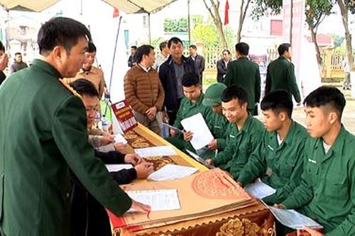 Tổ chức đón nhận, tư vấn, giới thiệu việc làm cho quân nhân hoàn thành nghĩa vụ trở về địa phương