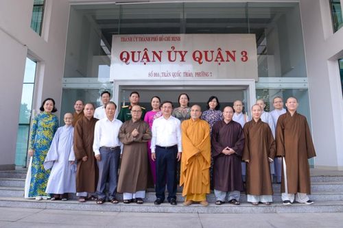 TP.HCM : Phật giáo Q.3 chúc Tết chư tôn đức giáo phẩm