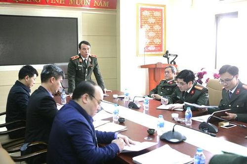 Thắng chính mình trước áp lực và cám dỗ của đồng tiền
